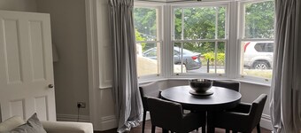 Tynemouth apartment in superb location overlooking the river. Dog friendly