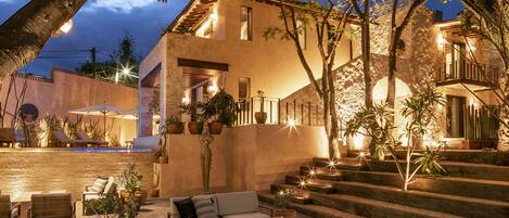 Front of property – evening/night