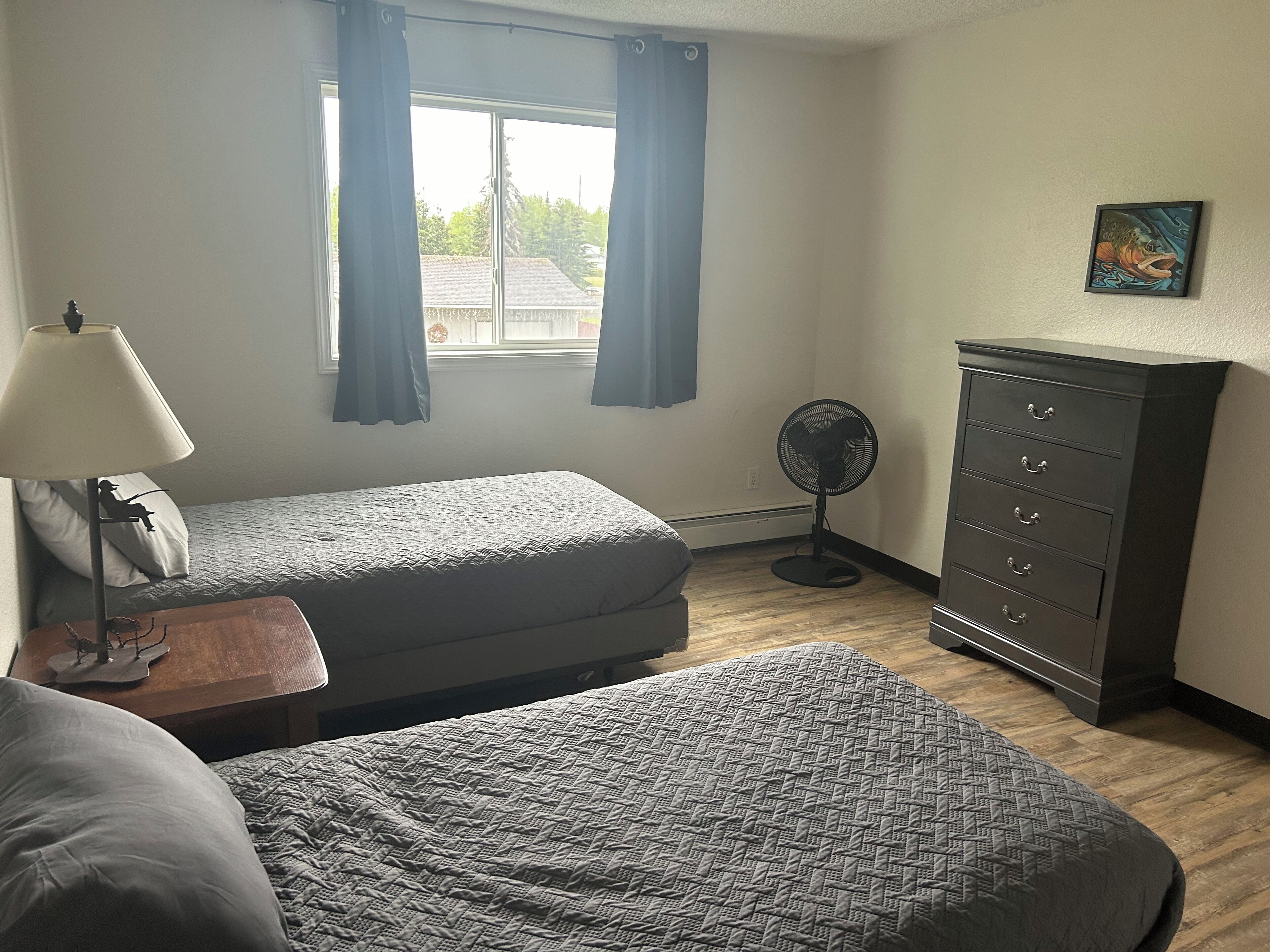2 bedrooms, desk, iron/ironing board, WiFi