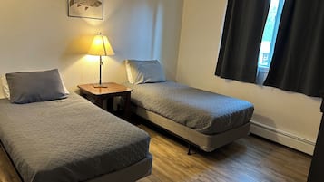 2 quartos, ferros/tábuas de passar roupa, Wi-Fi, roupa de cama