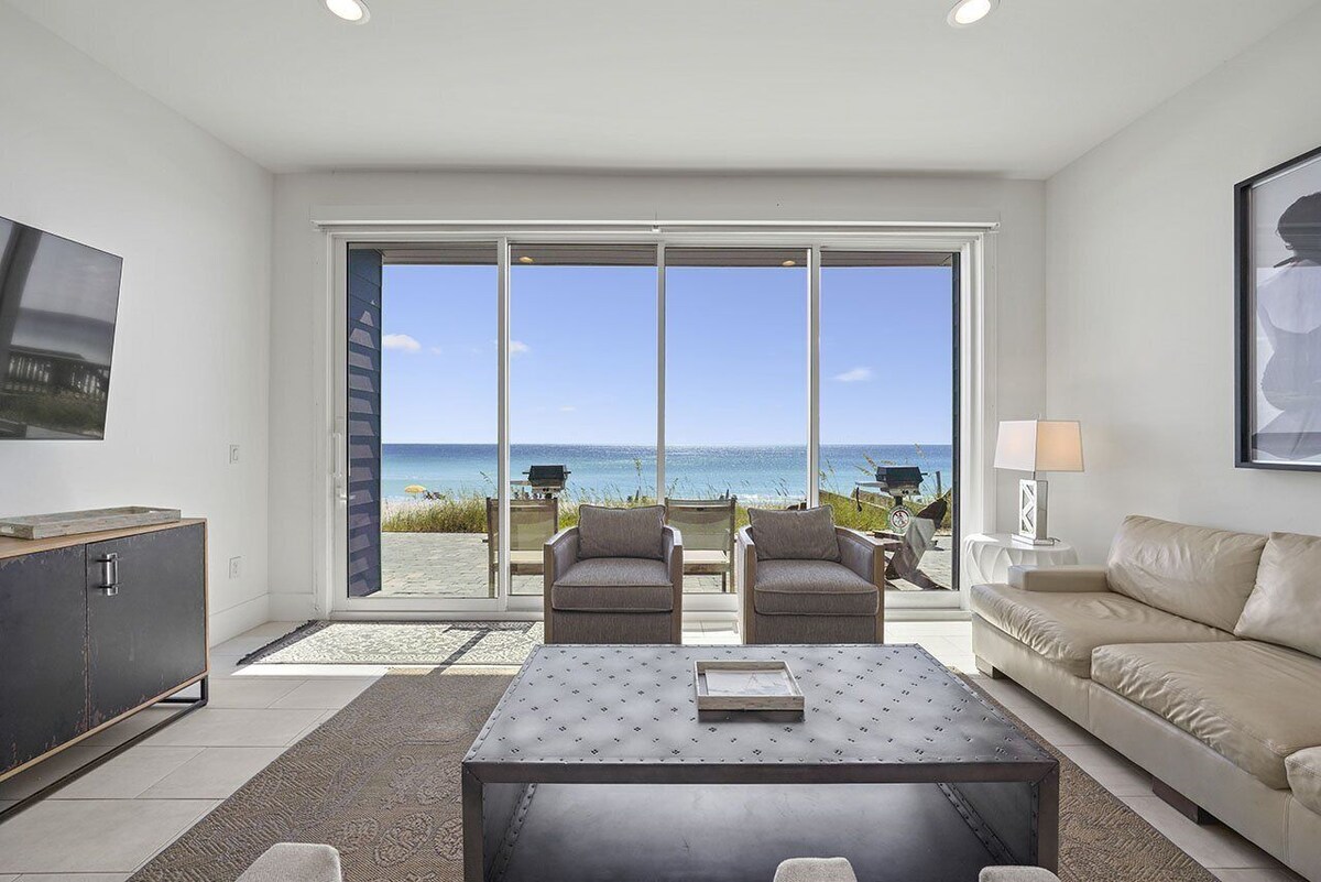Photo 2 of Esmeralda- Pet-Friendly Beachfront with Ocean Views, Rooftop Private Pool & Theater