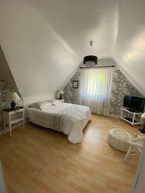 2 habitaciones, wifi gratis y ropa de cama 