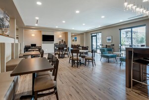 Free continental breakfast