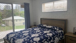 2 chambres, fer et planche à repasser, Wi-Fi, draps fournis