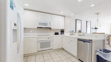 Fridge, microwave, dishwasher, coffee/tea maker