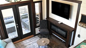 TV, fireplace, DVD player