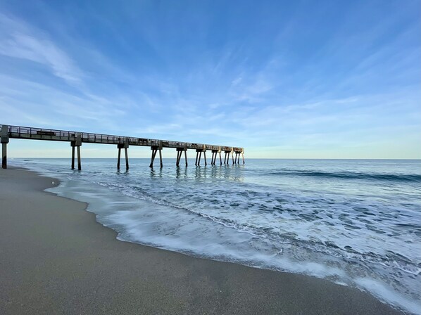På stranden og strandhåndklær