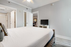 2 bedrooms, iron/ironing board, Internet, bed sheets