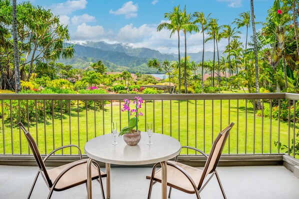 Outdoor dining - Couples Studio 1205, Mt View, Kitchenette, Washer Dryer, Add'l Resort Fees (Princeville)