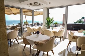 含每日吃到飽早餐