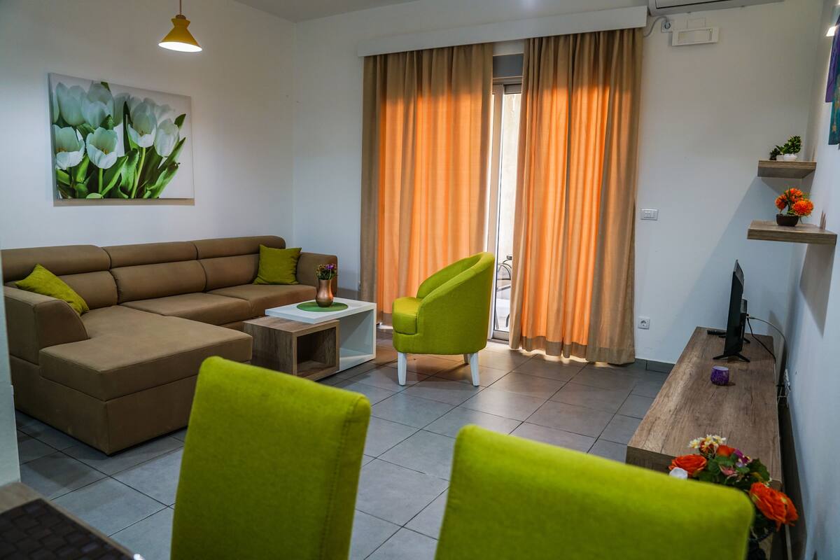Apartment, Terrace | Living room | 32-inch plasma TV with cable channels, TV