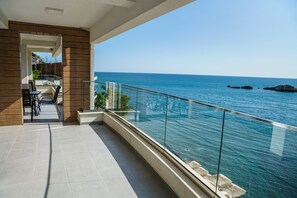 Apartment, 2 Bedrooms, Terrace, Sea View (3 Bathrooms) | Terrace/patio