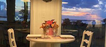 Stunning Direct Calibogue Sound Views From this Peninsula Sealoft on Deer Island
