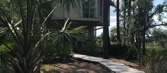 Stunning Direct Calibogue Sound Views From this Peninsula Sealoft on Deer Island