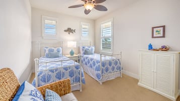 4 habitaciones, tabla de planchar con plancha, cuna de viaje y wifi