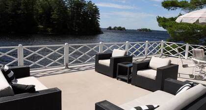 Boathouse Deck! 4Bed 4Bath Cottage on Lake Muskoka! Very Private!