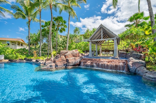 Nihilani Family Condo 33A, Townhome Style, Close to Pool