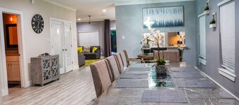 - 6 BR Big Home w HOT TUB, Firepit, basketball hoop Located near Dallas!