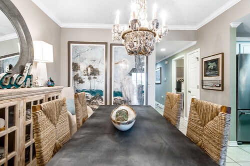 4th Floor Bayfront Condo With Private W/D & Shared Outdoor Pool