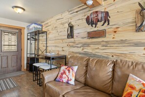 TV - Ghost Canyon Getaway Unit #3 (Hermosa)
