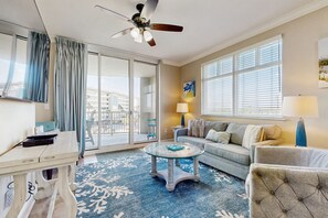 Télévision, lecteur de DVD, vidéothèque