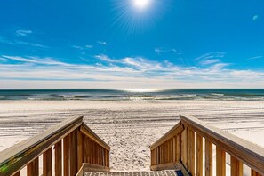 On the beach - Sixth floor oceanfront condo with pool access, central AC, and sunset ocean view (Fort Walton Beach)