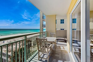 Property grounds - 5th Floor Condo w/ Steps From The Gulf, Restaurants Minutes Away (Fort Walton Beach)