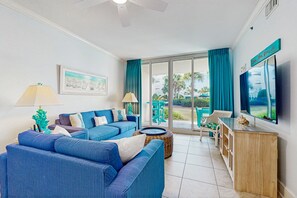 TV, DVD player - Bright, beachy condo At Waterscape w/children's playground, 2 hot tubs (Fort Walton Beach)