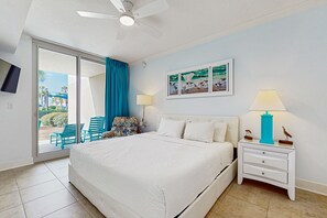 2 bedrooms, iron/ironing board, internet, bed sheets - Bright, beachy condo At Waterscape w/children's playground, 2 hot tubs (Fort Walton Beach)