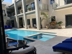 Piscine extérieure