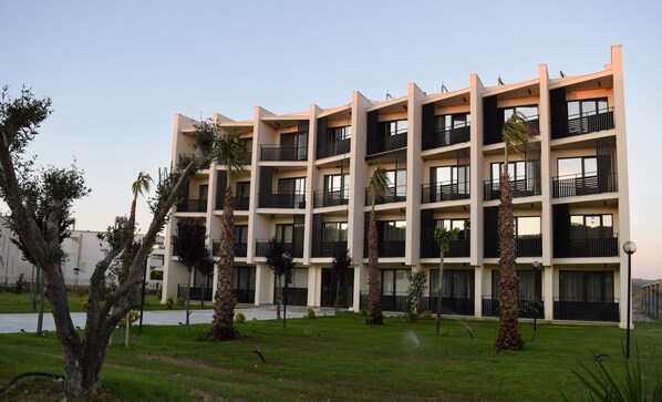 Front of property - Amber Hotel Albania (Kryevidh)