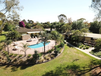 Moama Riverfront Escape: Pool, Fun + Space for Everyone!