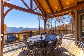 Outdoor dining - Boulder Creek at Eagles Nest - Huge Custom Home - Hot tub - Live Like A King! (Banner Elk)