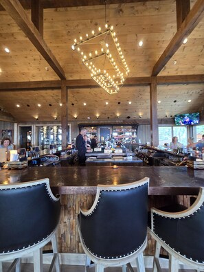 Bar (on property) - Boulder Creek at Eagles Nest - Huge Custom Home - Hot tub - Live Like A King! (Banner Elk)