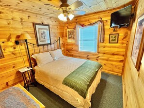 2 bedrooms, in-room safe, WiFi, bed sheets