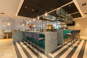 Bar (on property) - Crowne Plaza Utrecht - Central Station by IHG (Utrecht)