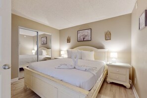 1 soverom, strykejern/-brett, internettilgang og sengetøy