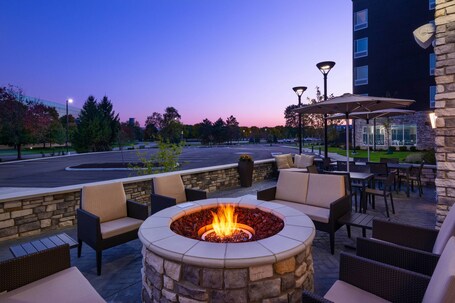 Residence Inn by Marriott Indianapolis Keystone - Image 2