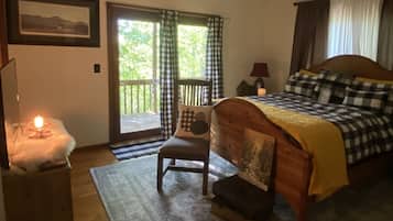 2 室のベッドルーム、デスク、アイロン / アイロン台、旅行用ベビーベッド