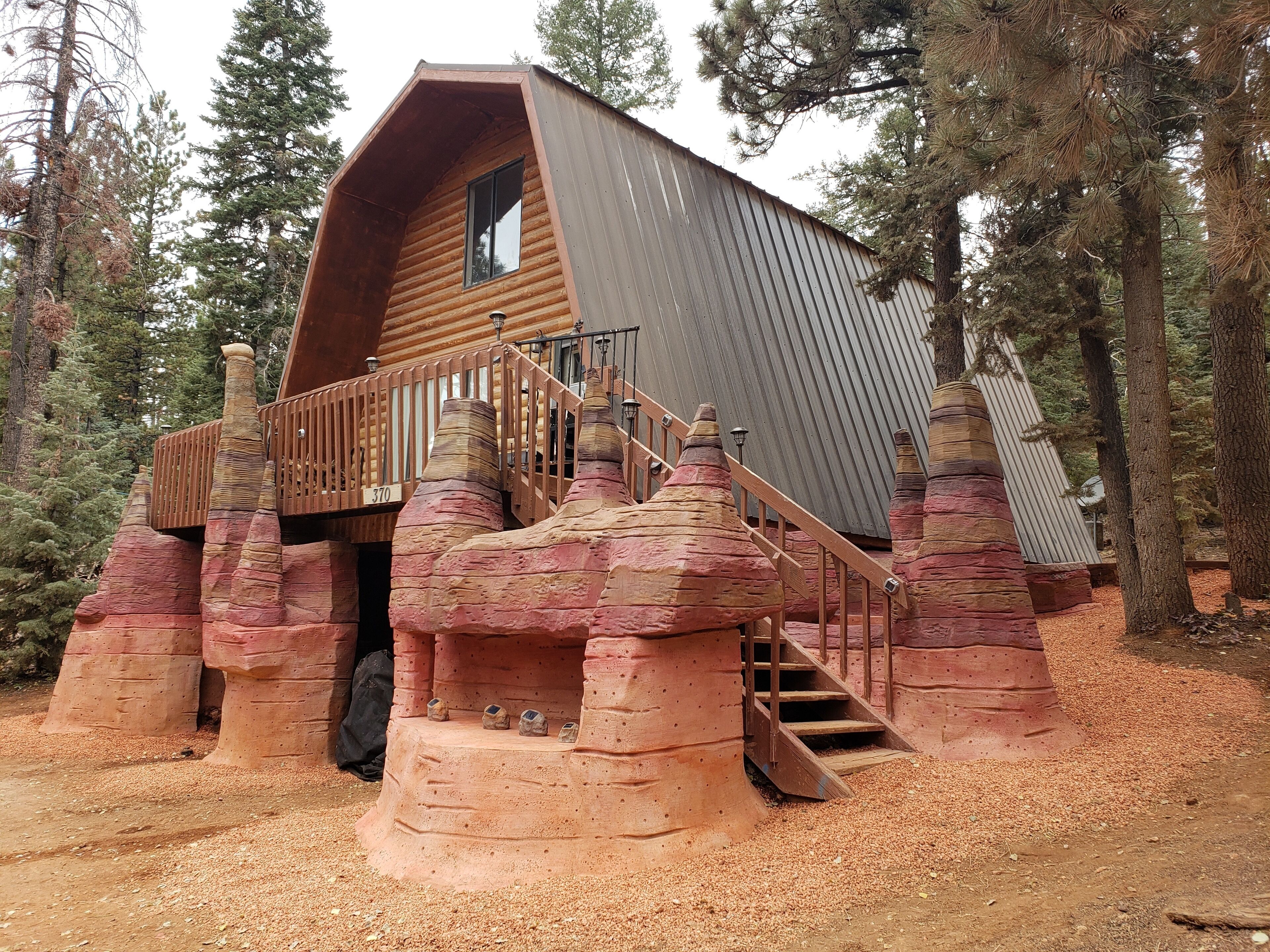 Off-Grid Strawberry Point GoldMining cabin powered by Generator with City Water