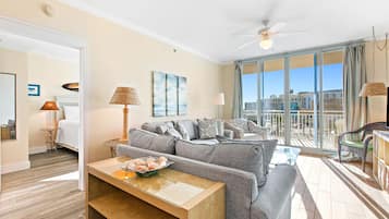 TV, DVD player, videoteca