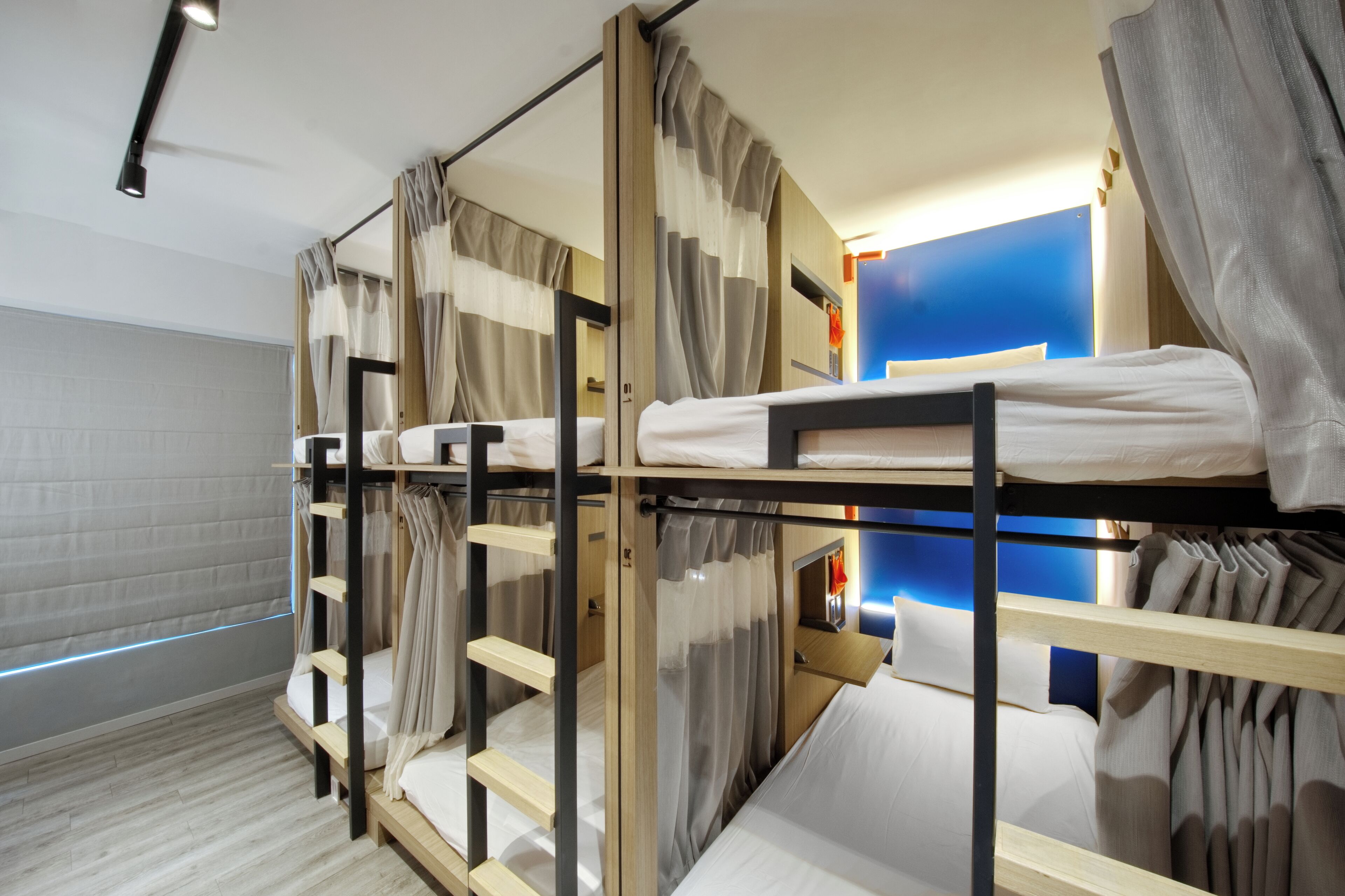 Yhteismajoitus, vain miehille | Ylelliset vuodevaatteet, untuvapeitot, äänieristys, silitysrauta/-lauta