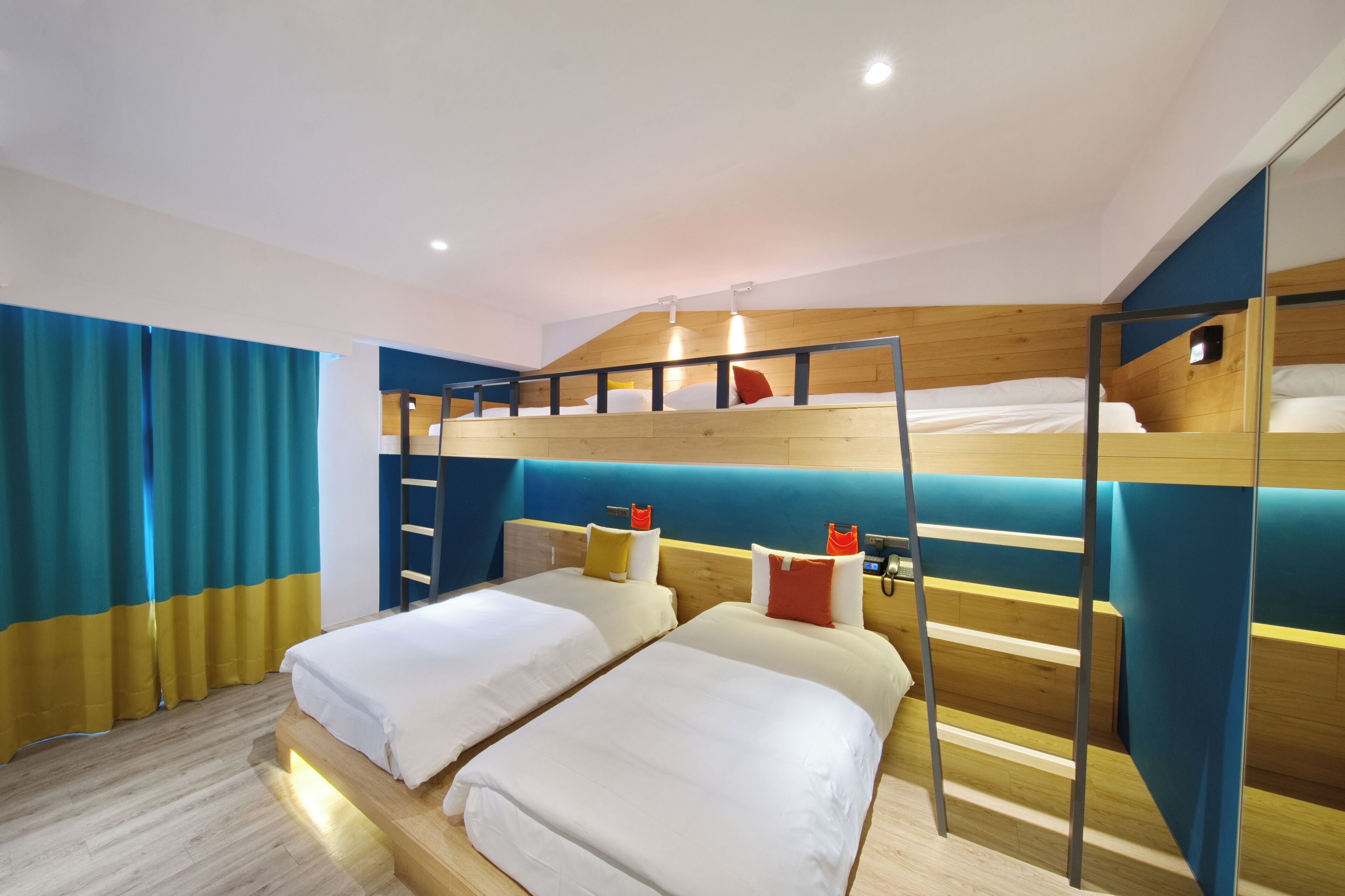 欢乐四人房 | 高档床上用品、羽绒被、隔音、熨斗/熨板