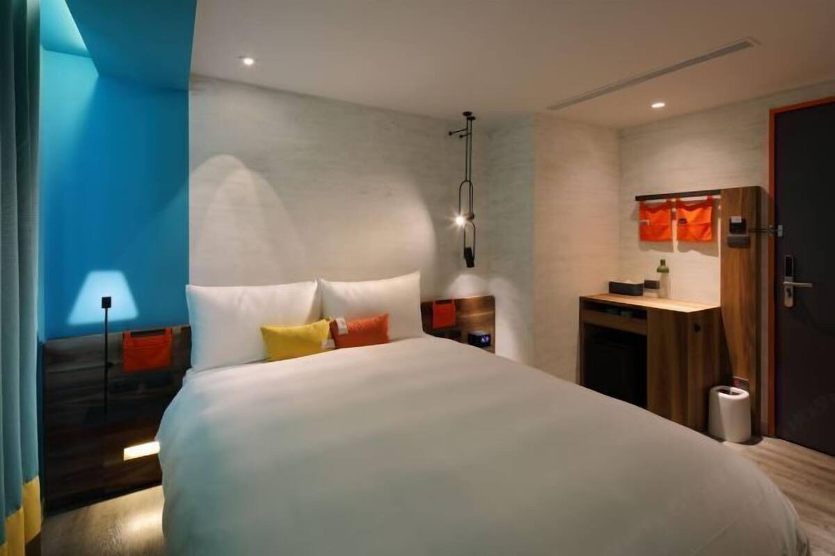 Premium bedding, down duvets, soundproofing