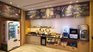 Café da manhã com buffet grátis todos os dias