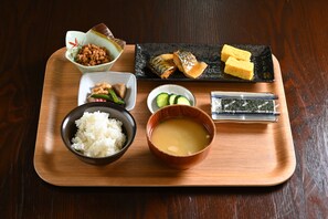 Free daily Japanese breakfast  - Workmanhouse Takikawa (Takikawa)