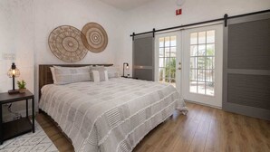 1 bedroom, WiFi (free), bed sheets