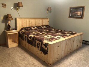 4 bedrooms, travel crib, free WiFi, bed sheets