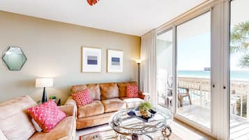 Tv, dvd-spelare och ett filmbibliotek