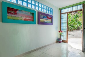Interior - Holiday Home “Casa las Cañas” with Mountain View, Sea View, Pool and Terrace (Icod de Los Vinos)